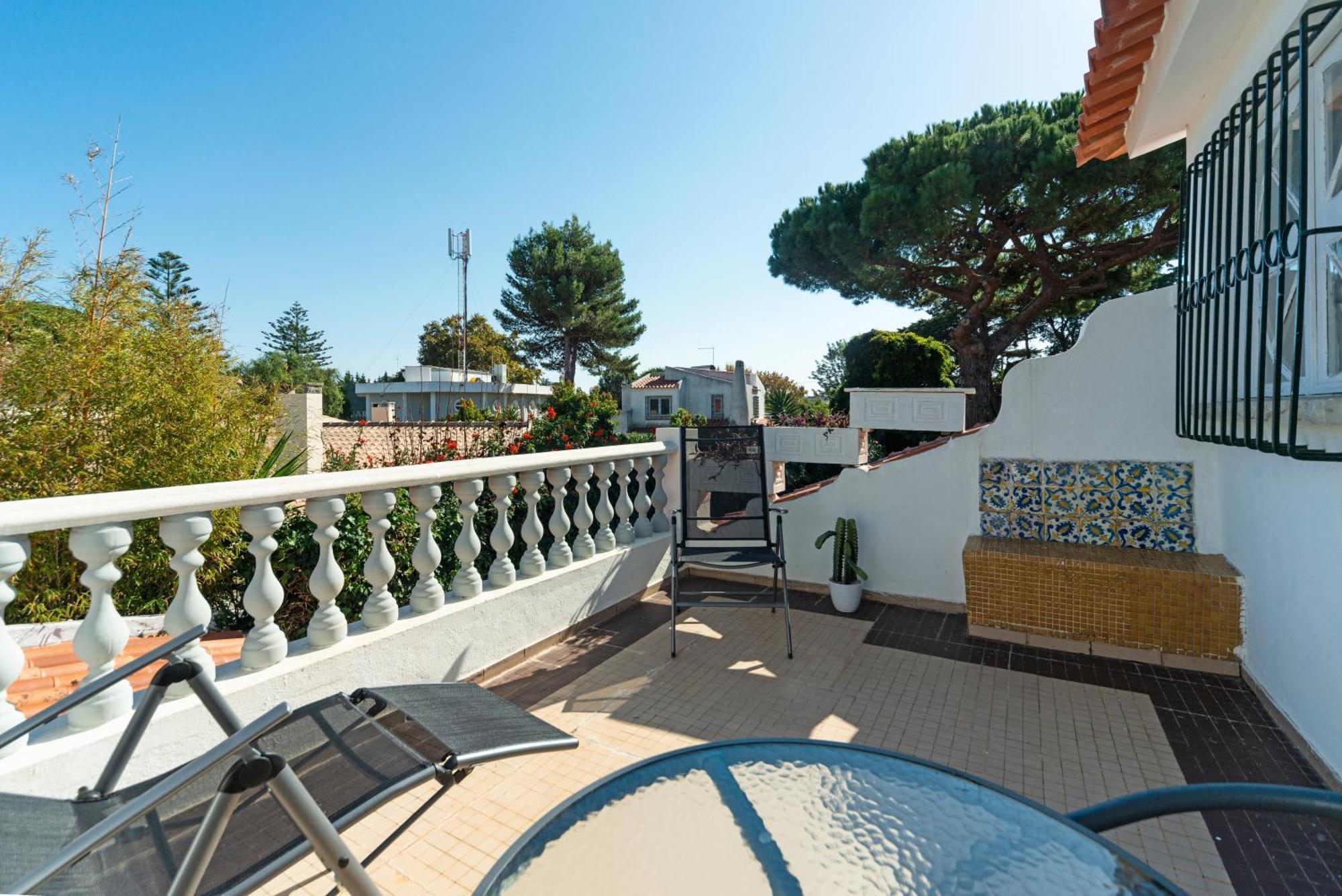 4-Bedroom House In Cascais, Near Guincho Beach Экстерьер фото