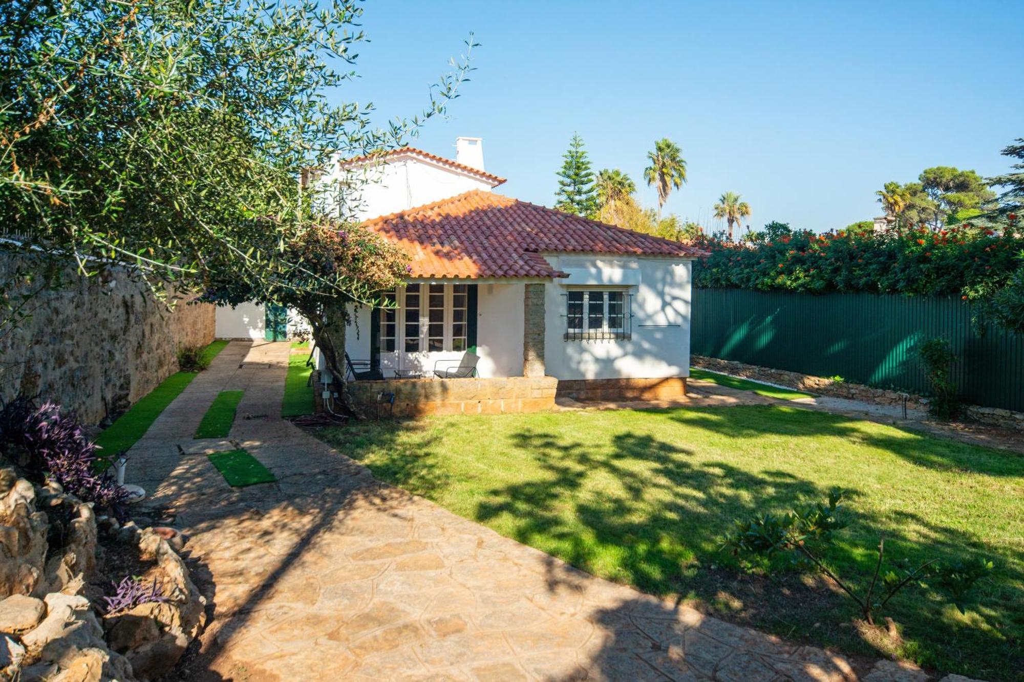 4-Bedroom House In Cascais, Near Guincho Beach Экстерьер фото